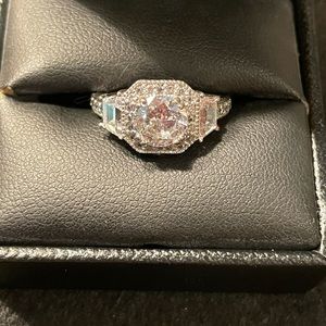 Beautiful cubic zirconia ring with amazing detail and color